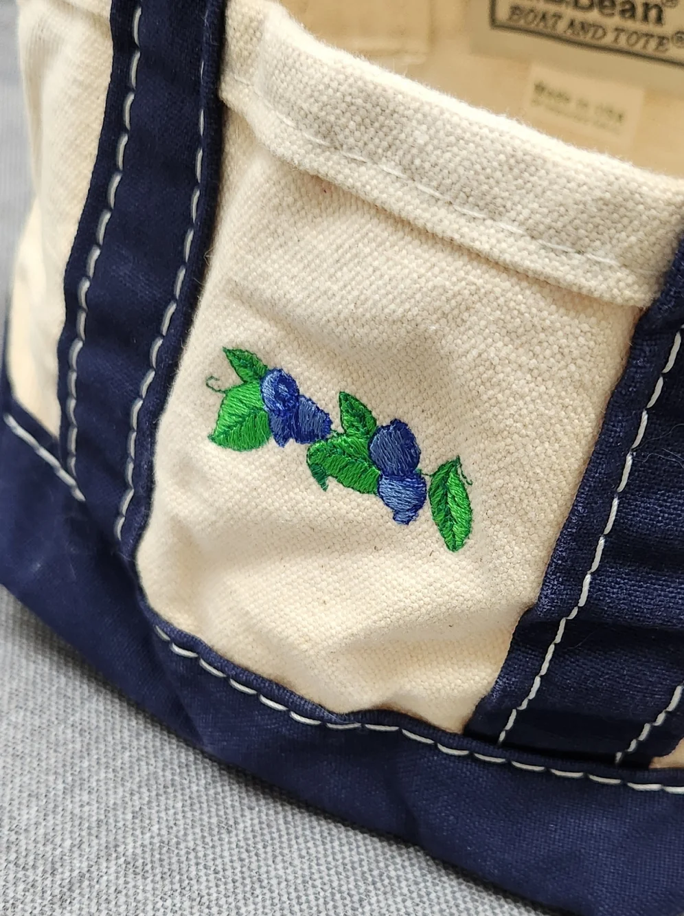 Vintage L.L.Bean Blueberry Embroidered Mini Boat USA Made Canvas Tote. - Picture 5 of 9